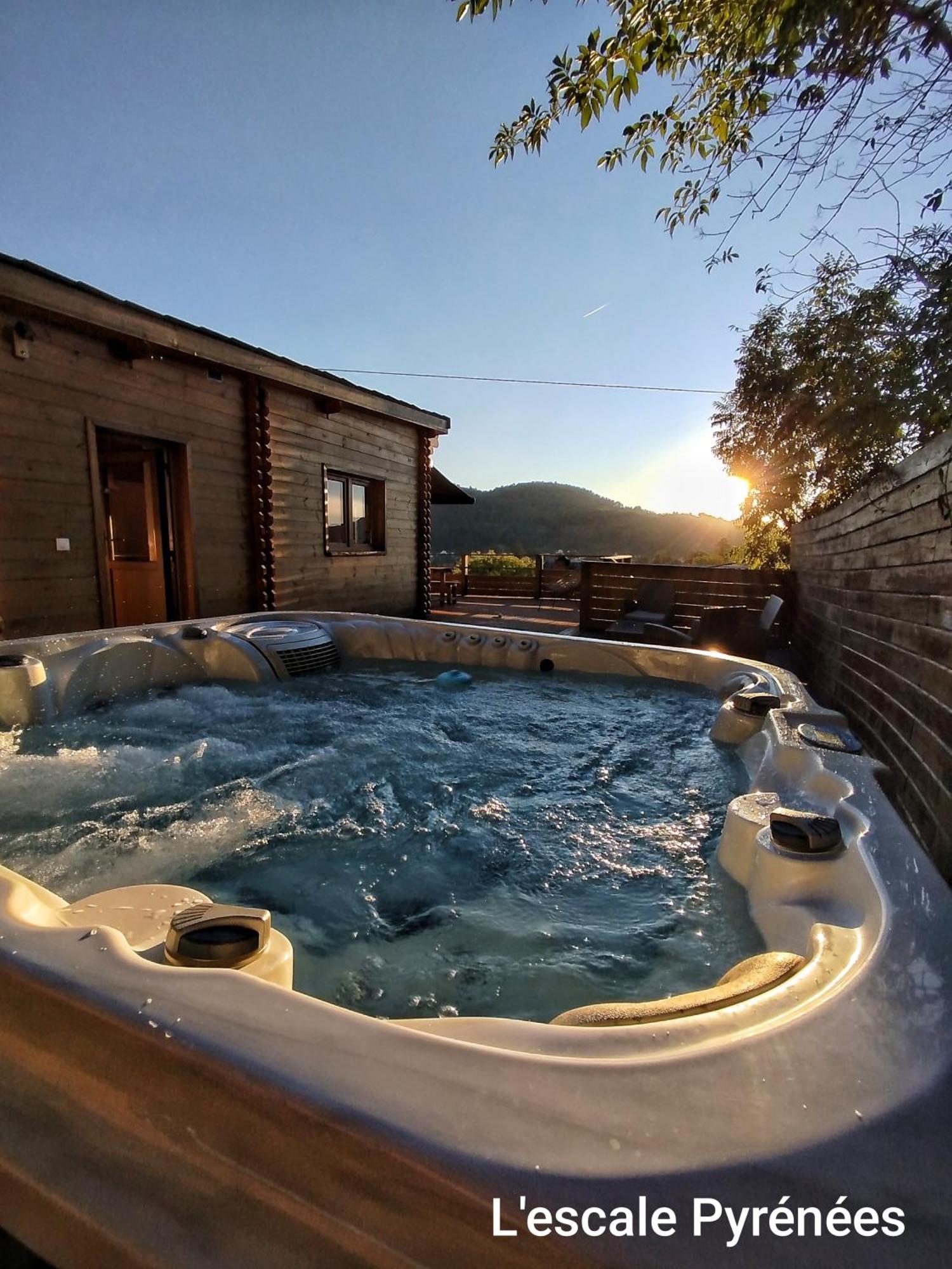Le Chalet Jacuzzi Et Detente 4 Etoiles Bagnères-de-Bigorre Kültér fotó